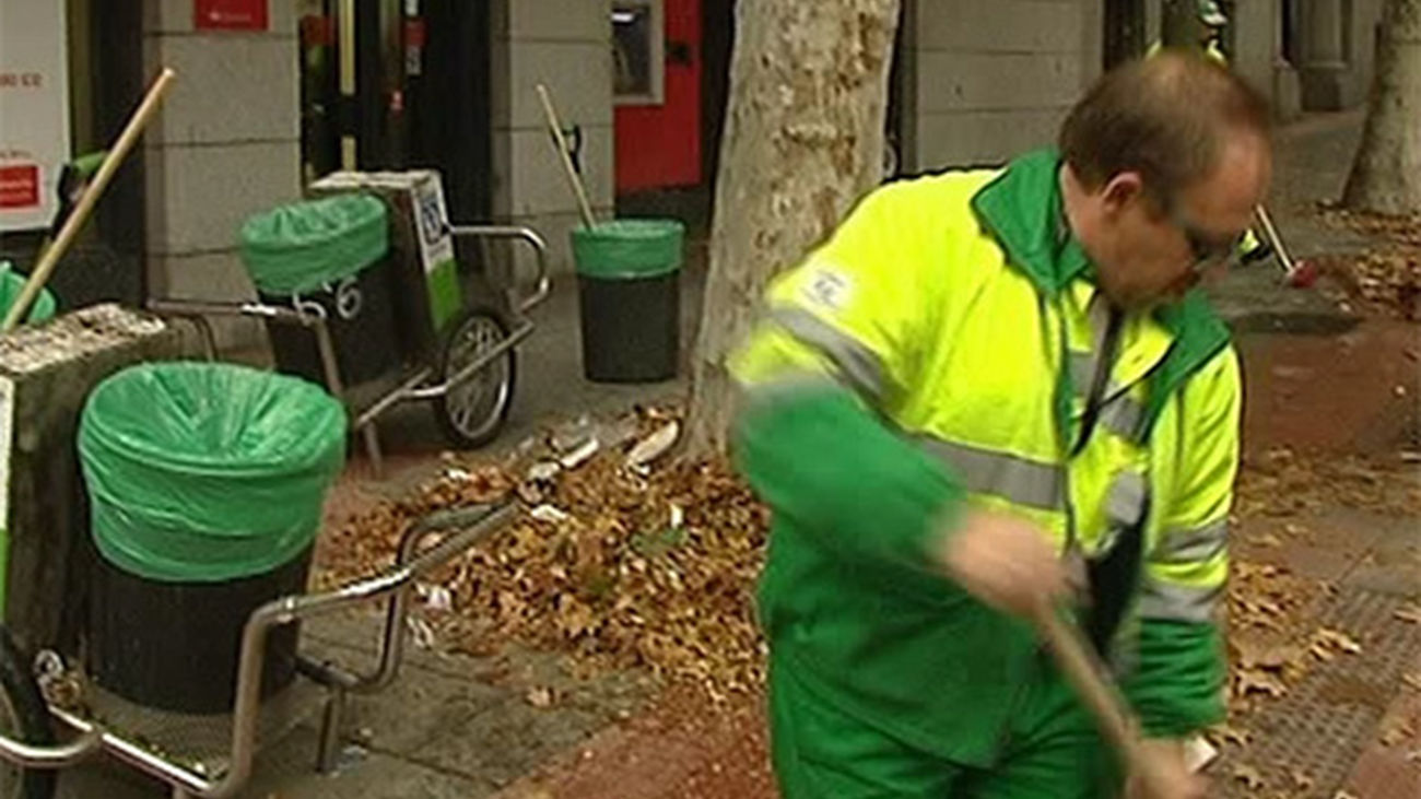 Los empleados de limpieza de Madrid vuelven al trabajo tras 13 días de huelga