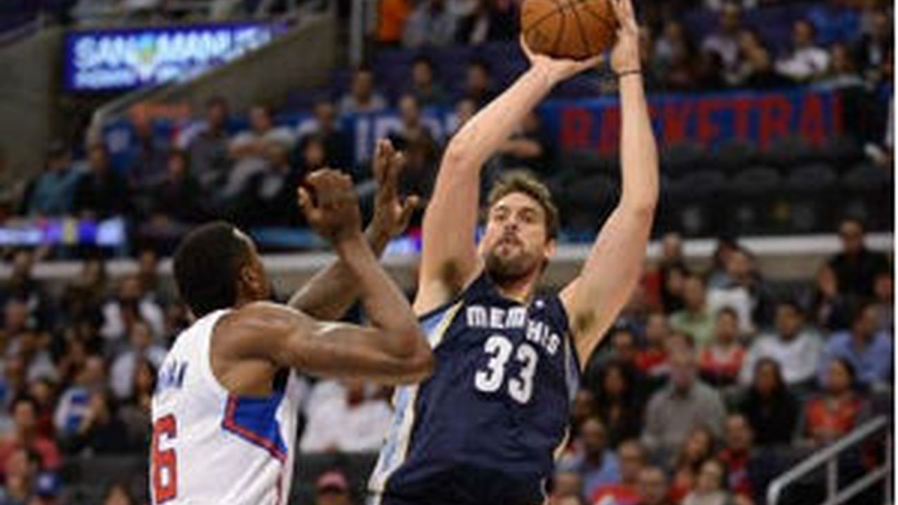 Marc Gasol vuelve a rozar el 'triple-doble' en una gran noche española