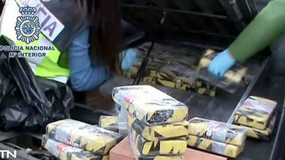 Detenidas cinco personas con 10 millones de euros y 452 kilos de cocaína