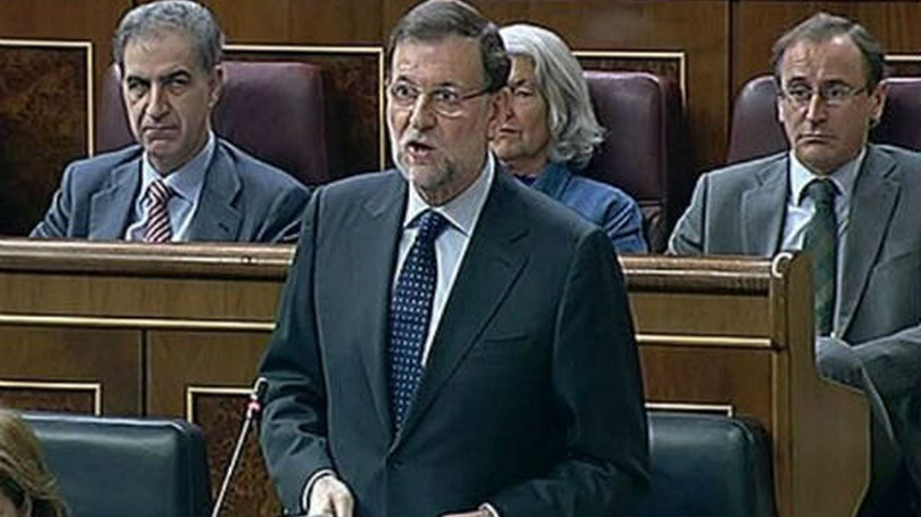 Rajoy dice que sus políticas "empiezan a dar resultados" en su 2º aniversario electoral