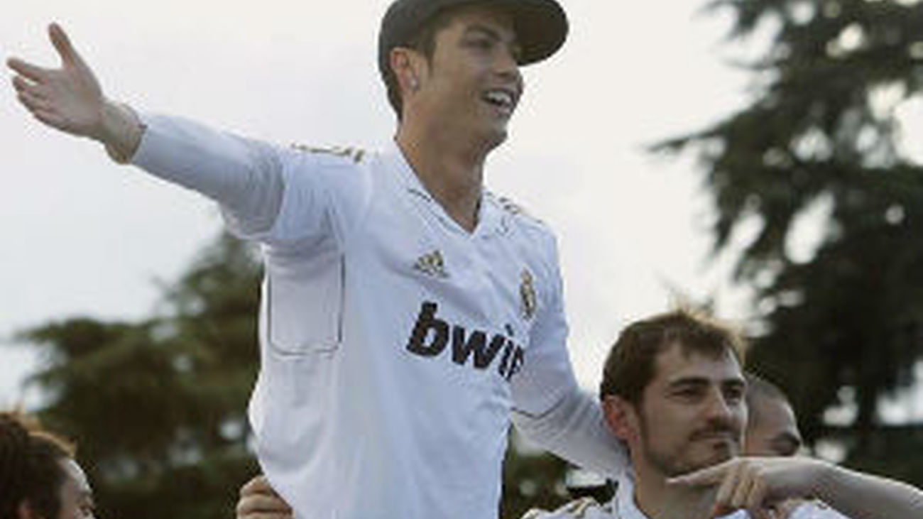 Casillas: "Me sorprendería que no le dieran el Balón de Oro a Cristiano"