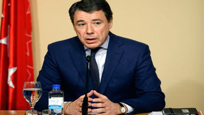 El Gobierno de Madrid baja los impuestos y aumenta la protección a los consumidores