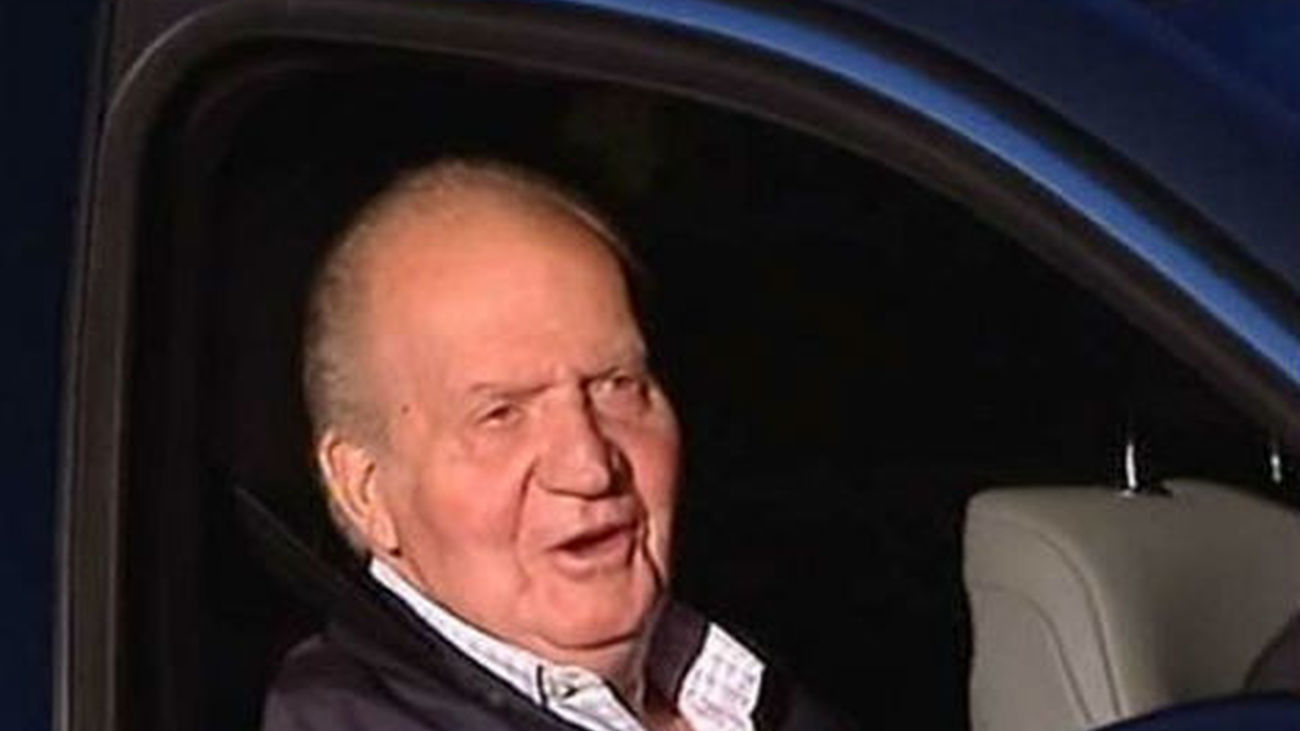 El médico afirma que el Rey caminará sin muletas en enero