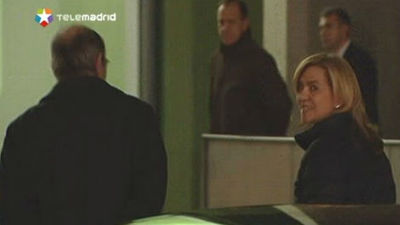 La infanta Cristina dice tras visitar al Rey que está "mucho mejor"