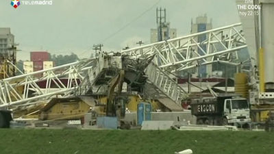 Tres personas mueren al derrumbarse el techo del estadio inaugural del Mundial de Brasil