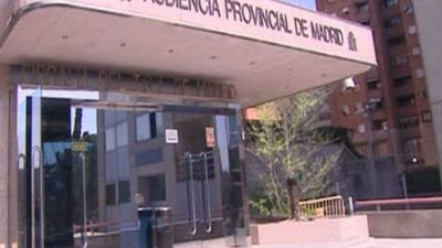 Condenan a 3 años de cárcel al joven que quemó el coche a un edil de Torrelodones