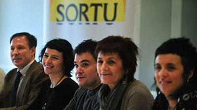 El Gobierno entrega a la Fiscalía informes con indicios para ilegalizar a Sortu