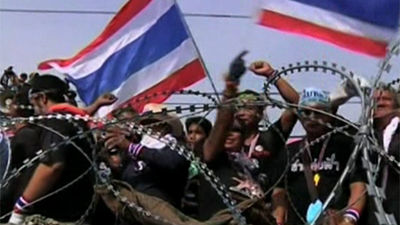 El Gobierno tailandés ofrece celebrar elecciones para acabar con las protestas