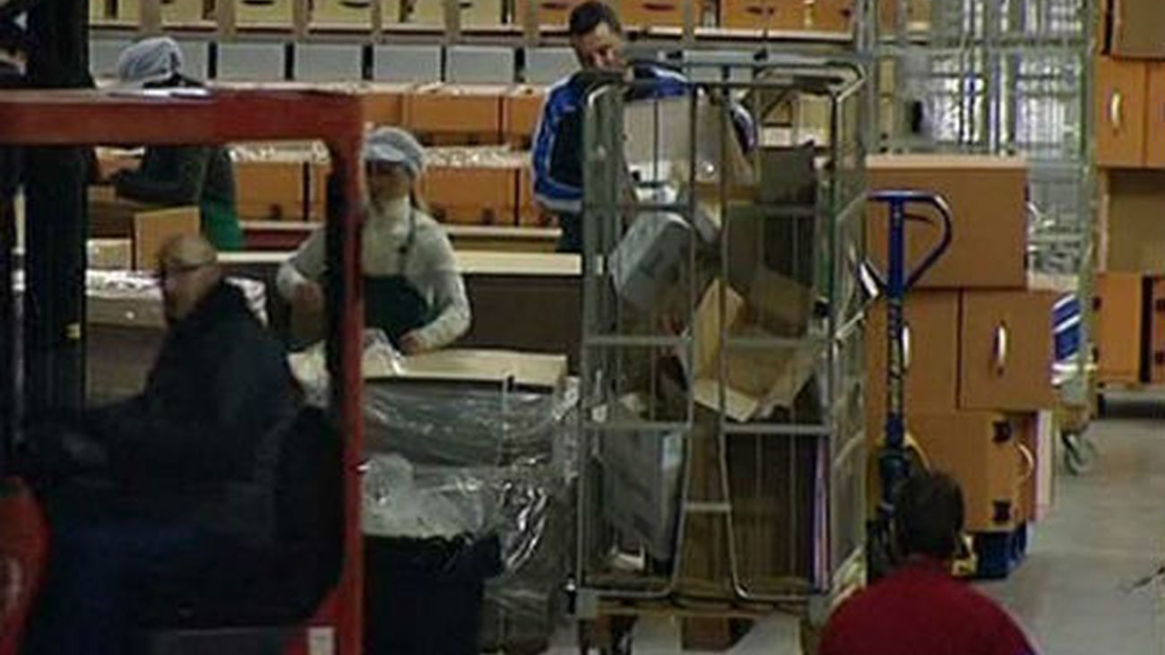 El paro baja en noviembre por primera vez desde hace 24 años tras caer en 2.475 personas