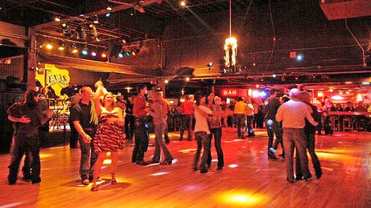 Bares por el mundo: Billy Bob's, el bar country más grande del mundo