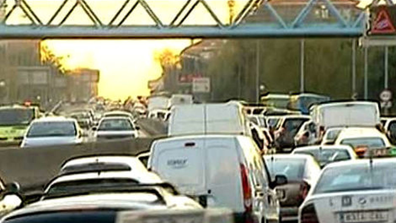 Doce muertos en accidentes de tráfico en el puente de la Constitución