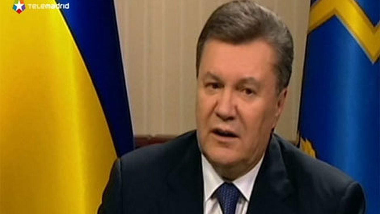Yanukóvich abre una ventana al diálogo pero recurre a la mano dura en Kiev
