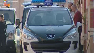 Detenido un joven por degollar a un hombre en un chalé de Tres Cantos