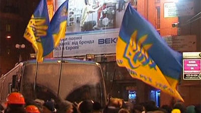 La policía ucraniana se retira de la Plaza de la Independencia de Kiev