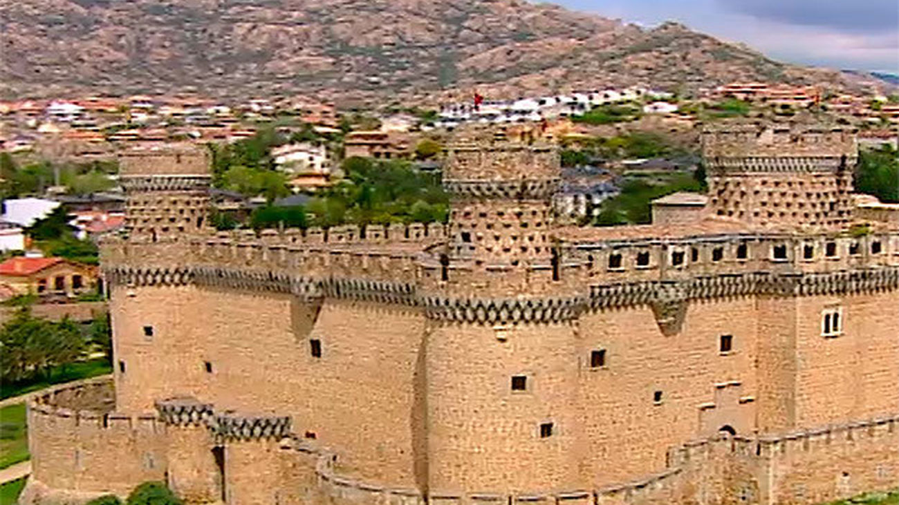 El castillo de Manzanares El Real acoge la IV Jornada de Esgrima Antigua