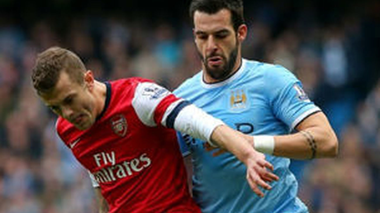 Negredo ante el Arsenal