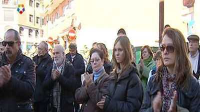 Un centenar de personas se concentran en recuerdo de María Piedad