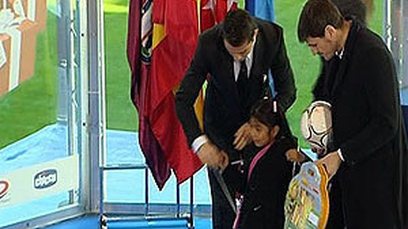 Comunidad y Fundación Real Madrid repartirán 1.300 lotes de regalos a niños desfavorecidos