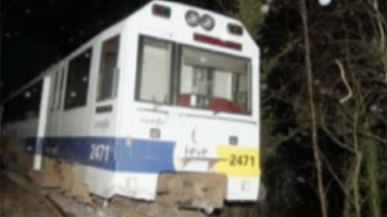 Cuatro heridos, tren descarrilado y cortes luz en miles hogares por el temporal