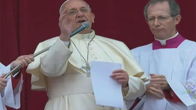 El Papa pide a creyentes y no creyentes que recen o deseen juntos la paz en el mundo