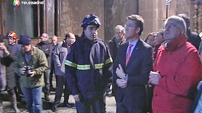 Feijóo visitó el santuario de la Virxe da Barca de Muxía y anuncia su reconstrucción