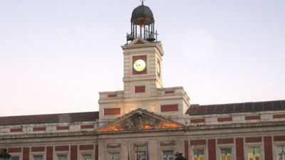 El reloj de la Puerta del Sol, listo para su gran cita anual