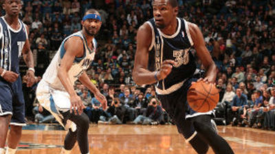 Un portentoso Durant acaba con los Wolves de Ricky