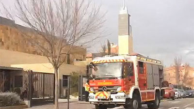Pequeño incendio en un cuadro de luces de la iglesia del Santo Cristo en Boadilla