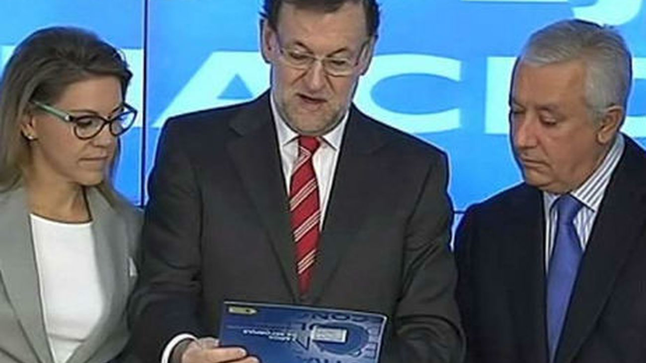 Rajoy pide a Gallardón escuchar a los 'barones' del PP para mejorar el texto del aborto