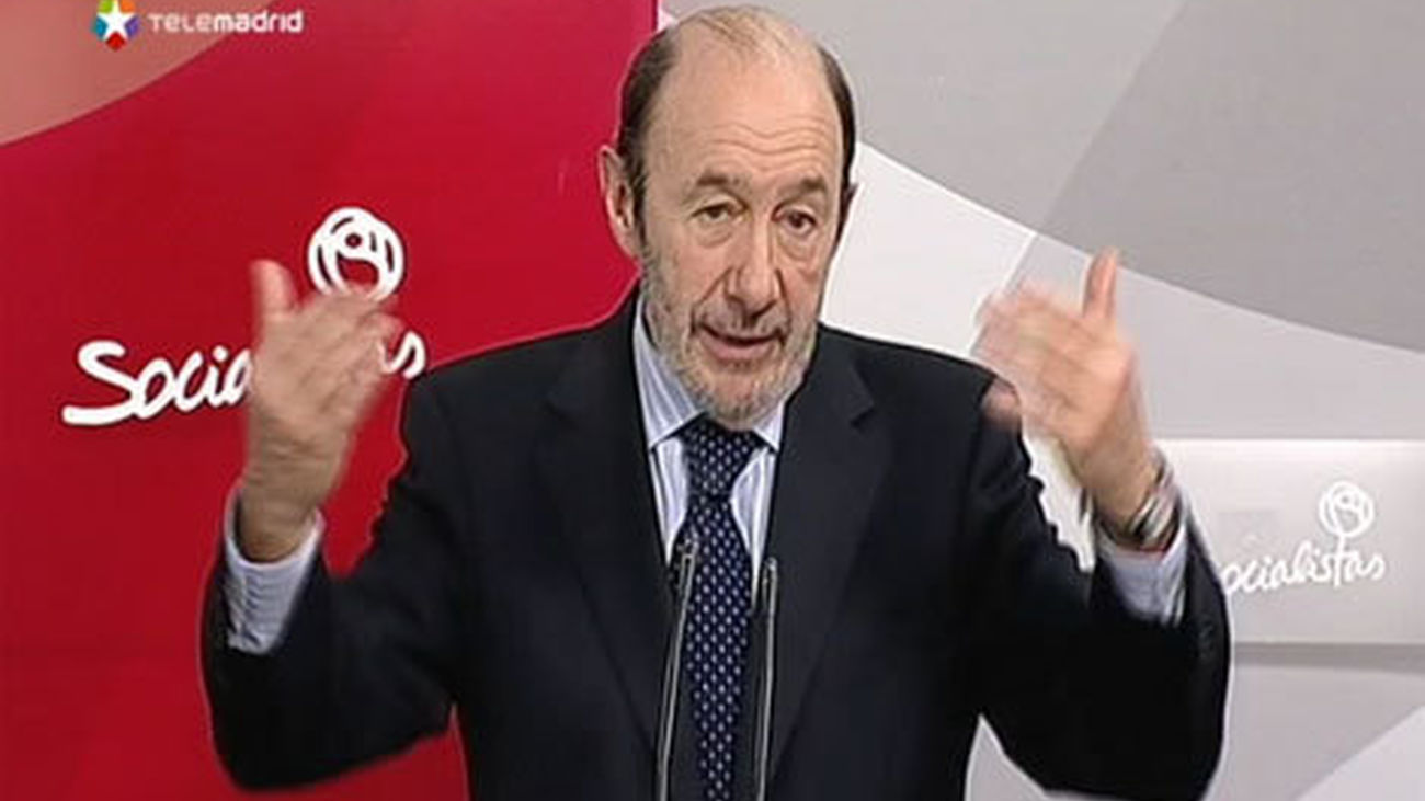 Rubalcaba propone a Rajoy guardar la ley del aborto en un cajón con 7 llaves
