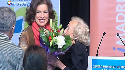 Cerca de 300.000 madrileños mayores de 65 años acuden a los centros municipales