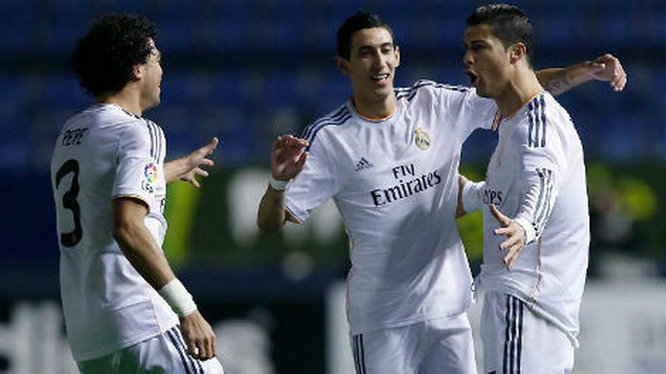 0-2. El Real Madrid se pasea en Pamplona para meterse en cuartos