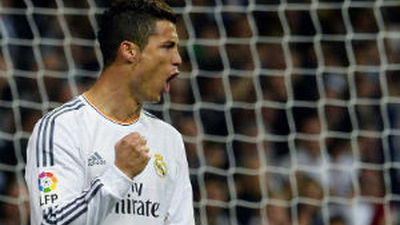 El Real Madrid busca ante el Betis alcanzar a Barça y Atlético