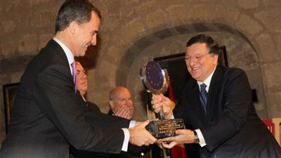El Príncipe entrega en Yuste el premio Carlos V a Durao Barroso