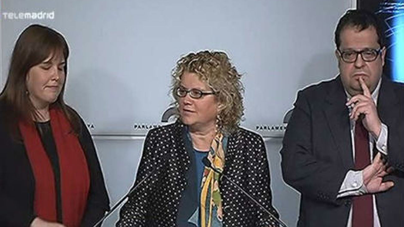 Los tres díscolos del PSC se niegan entregar su acta de diputado