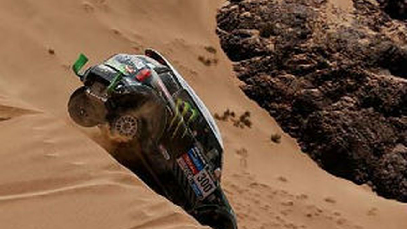 Dakar: Peterhansel desobedece las órdenes de equipo y arrebata el liderato a Roma