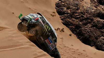 Dakar: Peterhansel desobedece las órdenes de equipo y arrebata el liderato a Roma