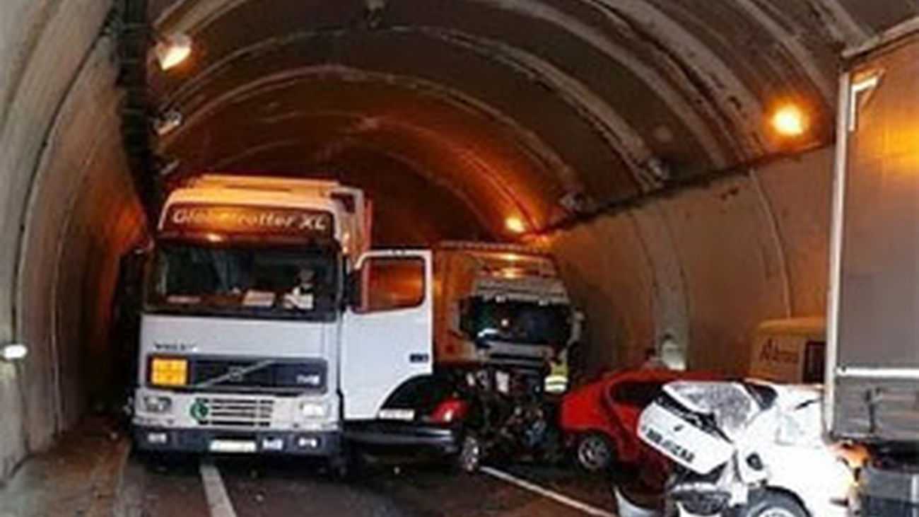 Accidente múltiple túnel de Itziar