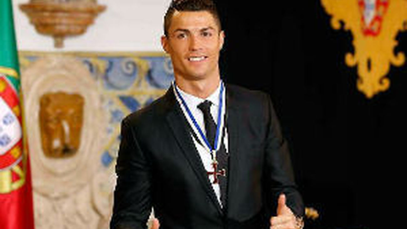 Cristiano, "orgulloso" de ser distinguido por el Estado portugués
