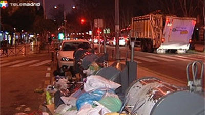Los camiones de basura de Alcorcón salen con escolta policial sin incidentes