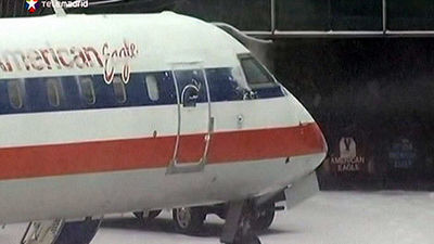 Más de 4.400 vuelos cancelados en dos días de tormenta de nieve en EE.UU.