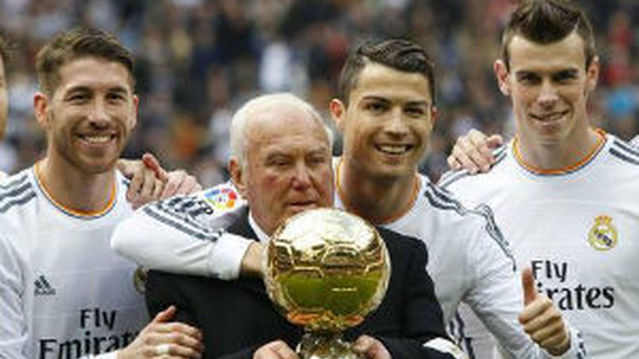 Cristiano ofrece su Balón de Oro a la afición