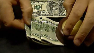 El Gobierno argentino autoriza la compra de hasta 2.000 dólares al mes