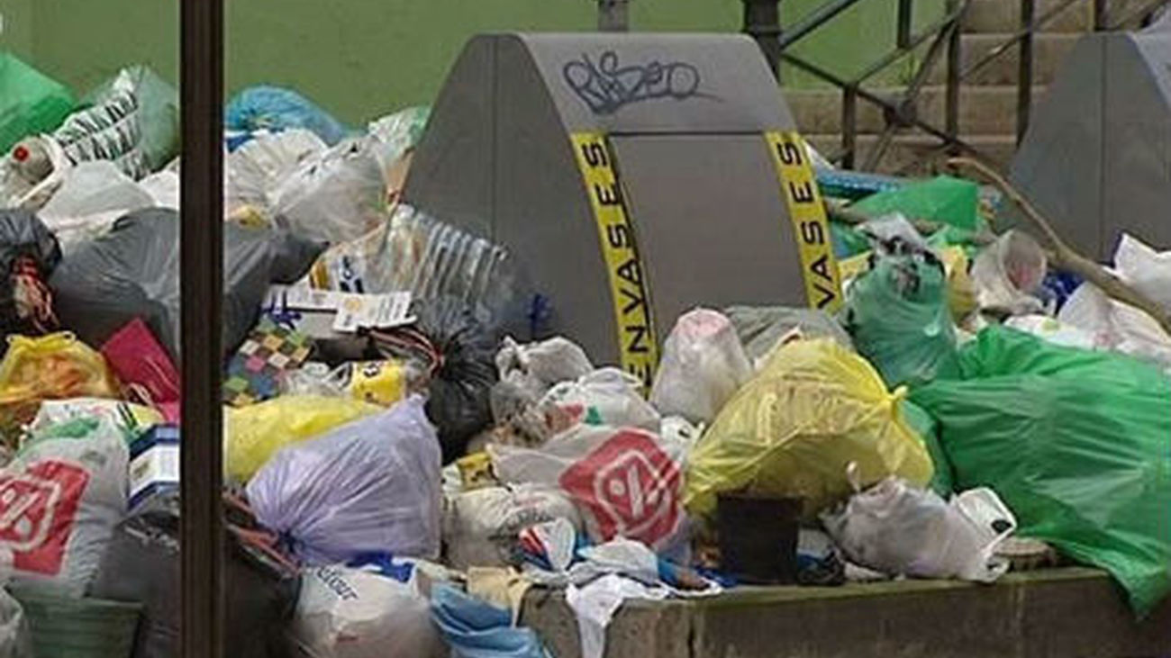 Alcorcón: Más de 700 toneladas de basuras en las calles tras 9 dias de huelga