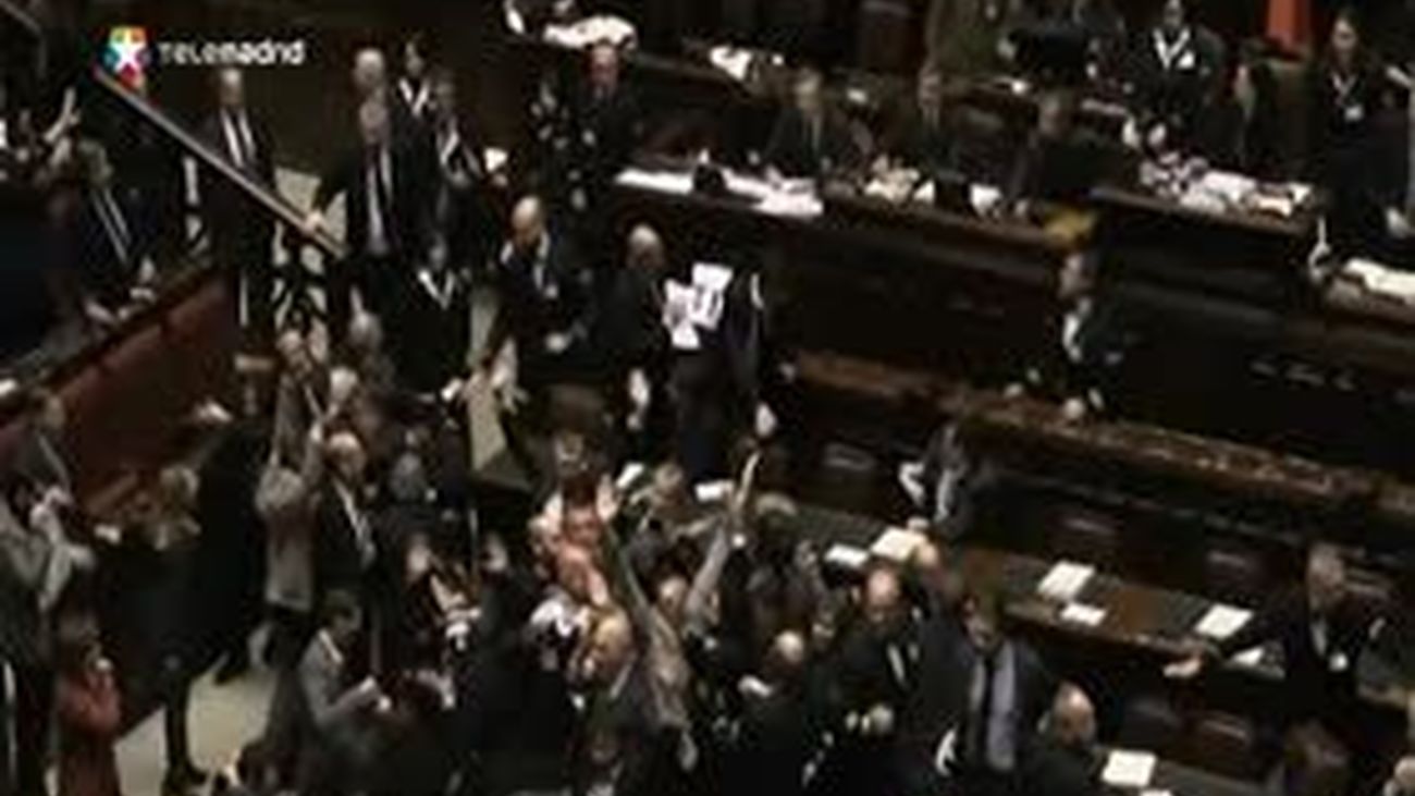 Pelea callejera en el parlamento italiano