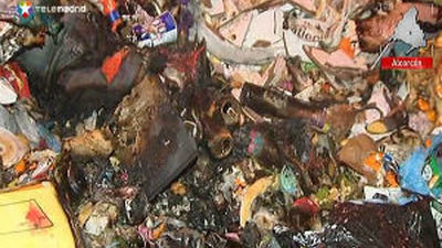 Los bomberos sofocan 17 incendios en la basura acumulada de Alcorcón