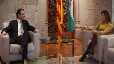 Díaz exige diálogo a Rajoy y Mas para "salir del raíl que conduce al absurdo"