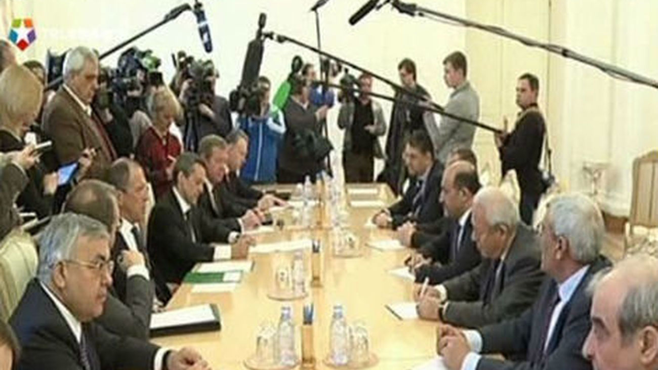 La cúpula de la Coalición Nacional Siria se reúne con Lavrov en Moscú