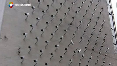Una fachada de Tetuán se llena de cámaras de seguridad