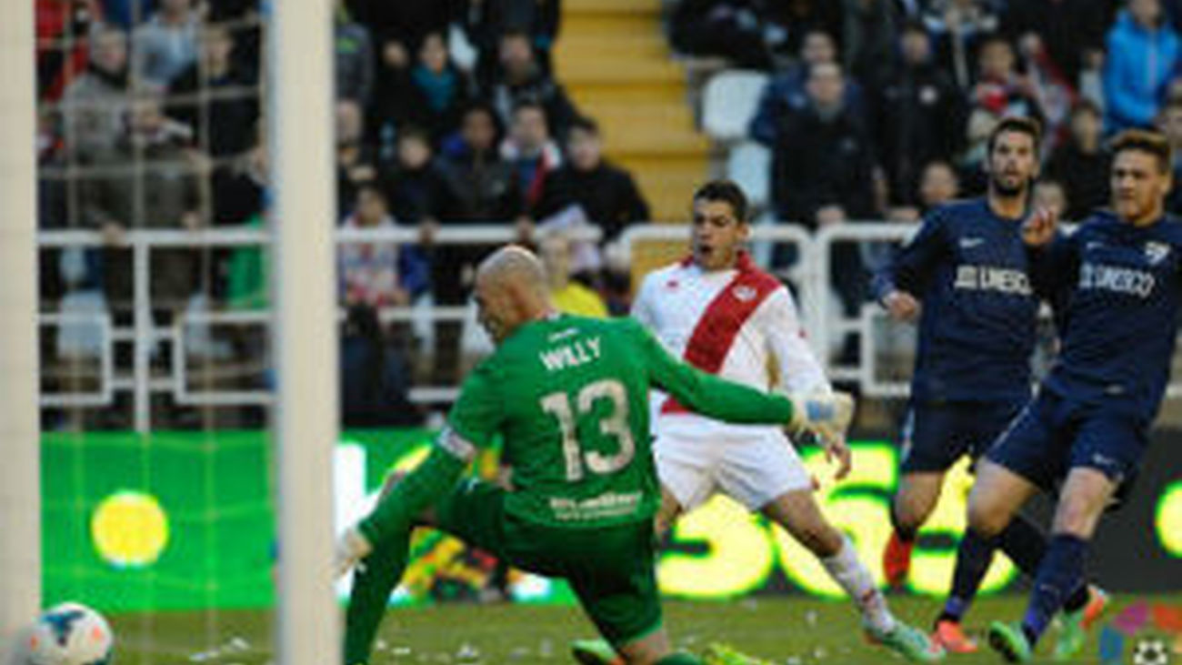 4-1. El Rayo se da un festín ante el Málaga con Iago Falque de líder